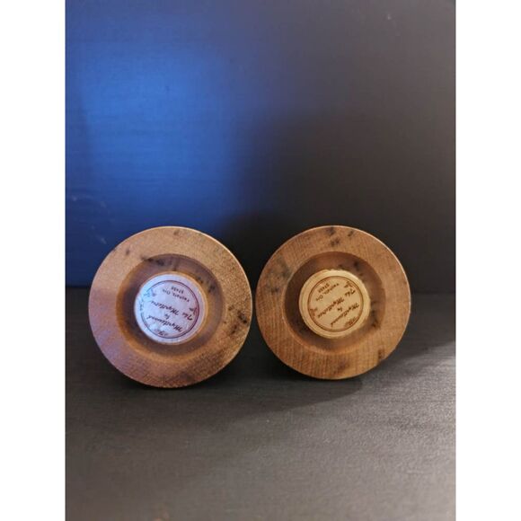 Pair of vintage Myrtlewood Yachats OR S&P shakers - Picture 5 of 6